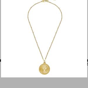 Queen Elizabeth Elegant Gold Pendant Necklace